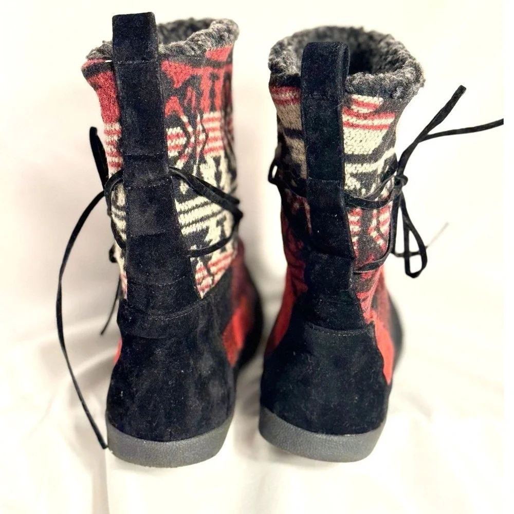 Steve Madden Girl Aztec Suede Moc Boots Womens size 8.5 Buffalo Check Southwest